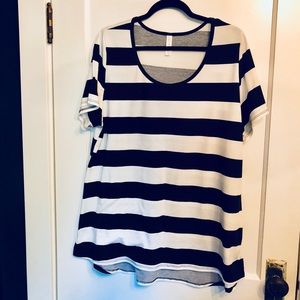Black and White Lularoe Classic!
